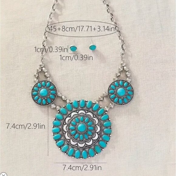 Boho Imitation Turquoise Statement Necklace With Silver Tone Chain - Picture 2 of 2
